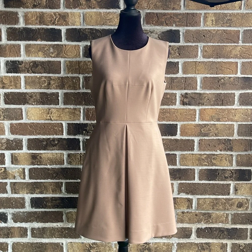 MILLY Elegant Tan Wool Sleeveless Dress - Picture 2 of 11
